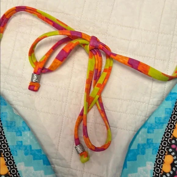 2/$50 Nanette Lepore Multi Color Keyhole Plunging Neckline One Piece Swimsuit - Picture 7 of 11